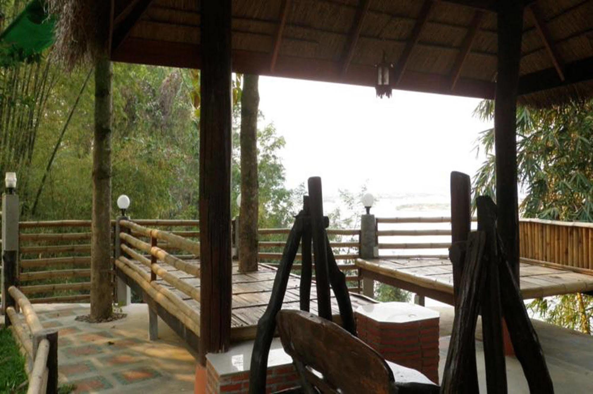 Rim Nam Kong Homestay Pak Chom Exterior foto