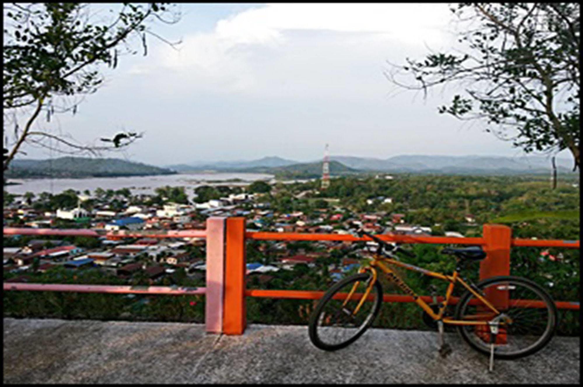 Rim Nam Kong Homestay Pak Chom Exterior foto