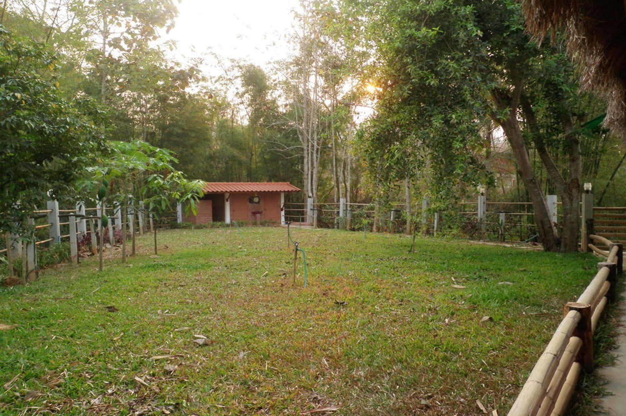 Rim Nam Kong Homestay Pak Chom Exterior foto
